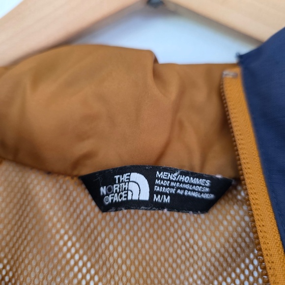 North Face Men's Dry Vent Hooded Rain Jacket - Medium - Picture 6 of 8